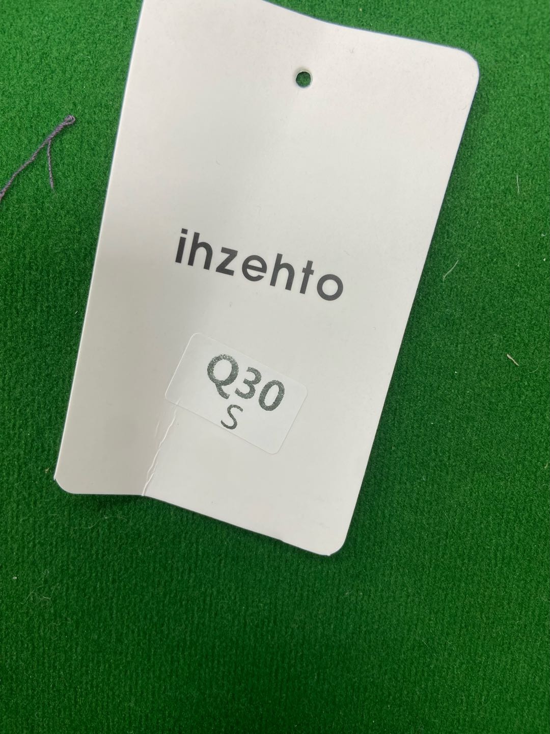 Q30白色