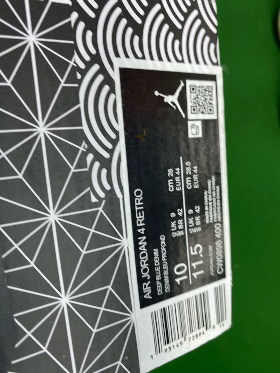 AJ495
