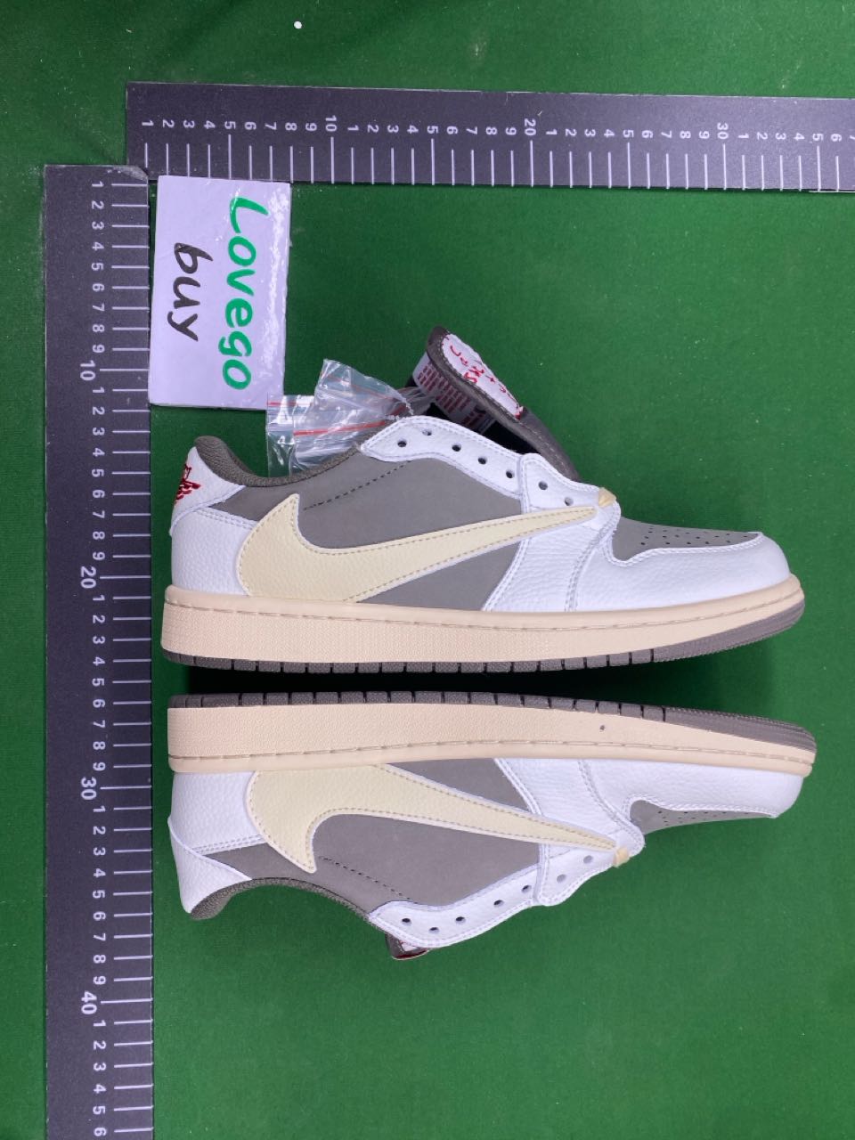 AJ1